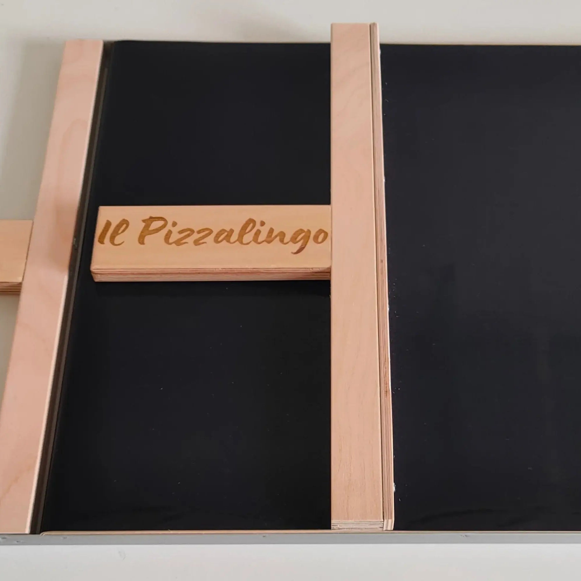 Beispiel für eine Lasergravur mit individuellem Design am Griff Vesuvius Evolution