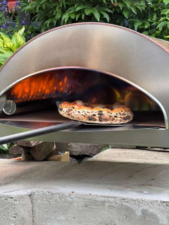 Large Antique Copper-Inspired Pizza Party Oven: detail of the burner and biscuit-fired cooking surface, 60x70cm