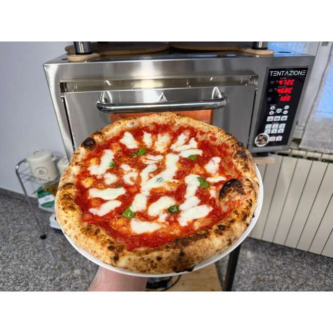 Pizza margherita met luipaardvlekkenrand voor de elektrische oven Pizza Party Tentation MAX GT3