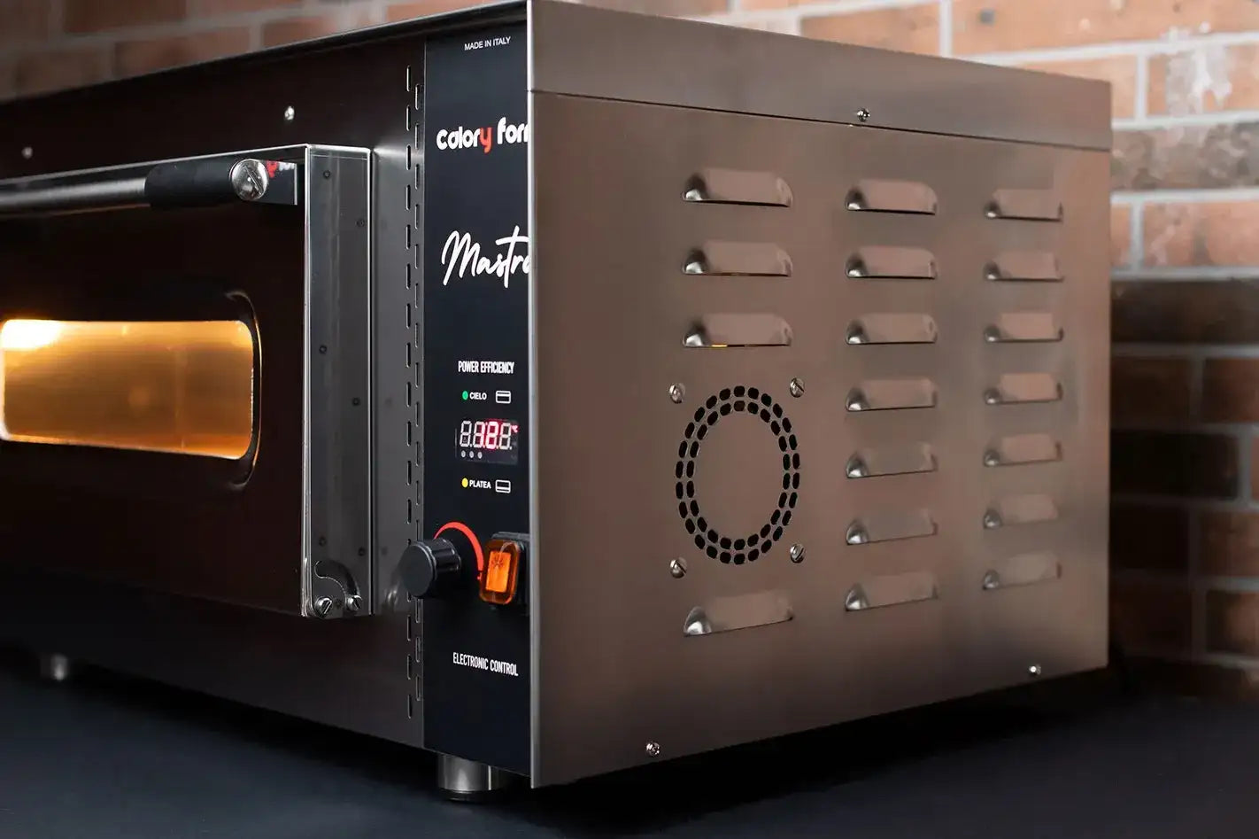 Forno CF62E Mastro - detalle de la cámara interna de 18cm de alto