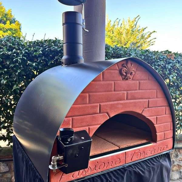 Forno Pizza Party Bollore schietloop op standaard in de tuin, vooraanzicht
