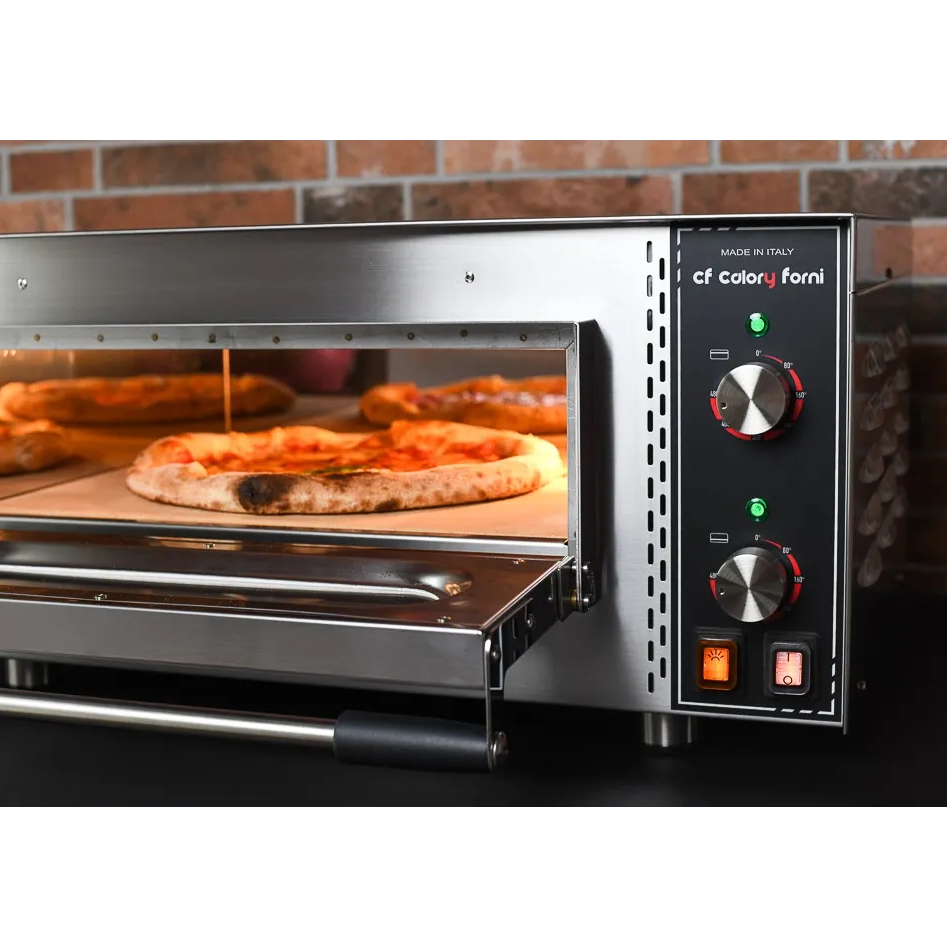 Calory CF62M PRO – Vista obliqua con pizza napoletana in cottura
