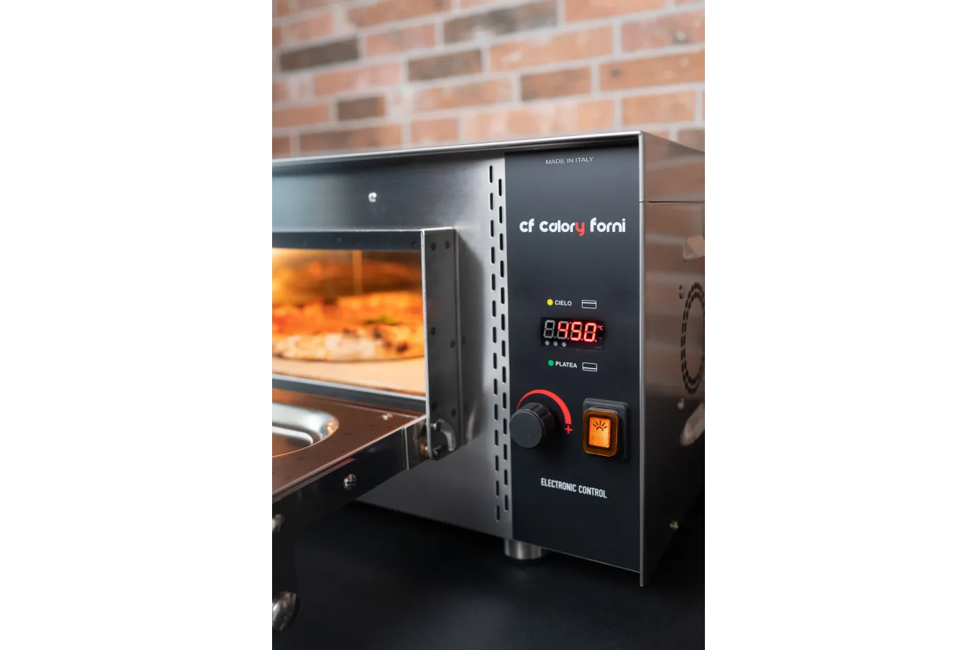 Forno elettrico CF62E – maniglia in acciaio inox con tecnopolimero antimicrobico
